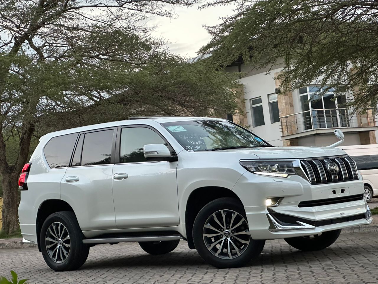 LANDCRUISER